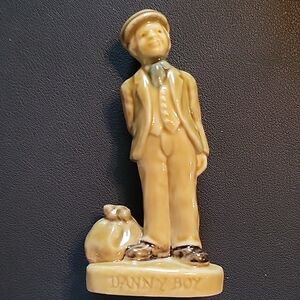Danny Boy Porcelain Figurine in Beige